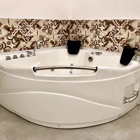 Ada & Nocleg ze śniadaniem 4*