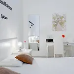 לינה וארוחת בוקר Ada & 4*