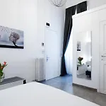 לינה וארוחת בוקר Ada &