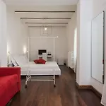 לינה וארוחת בוקר Ada & לצ'ה