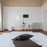 Ada & לינה וארוחת בוקר 4*