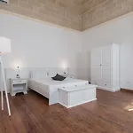 Ada & לינה וארוחת בוקר 4*