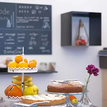 Ada & Bed and Breakfast Λέτσε