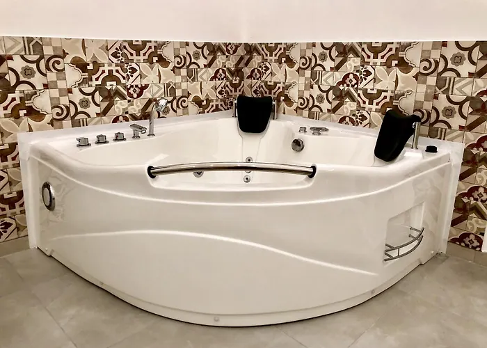 Ada & לינה וארוחת בוקר 4*