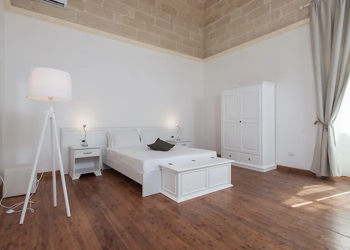 Ada & לינה וארוחת בוקר 4*