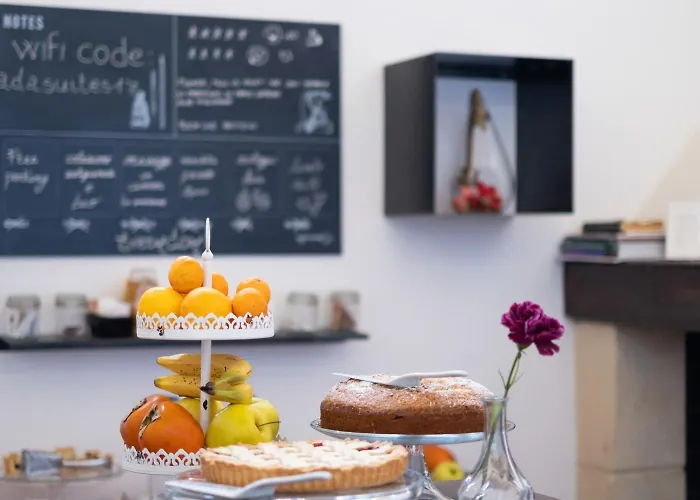 Ada & לינה וארוחת בוקר 4*